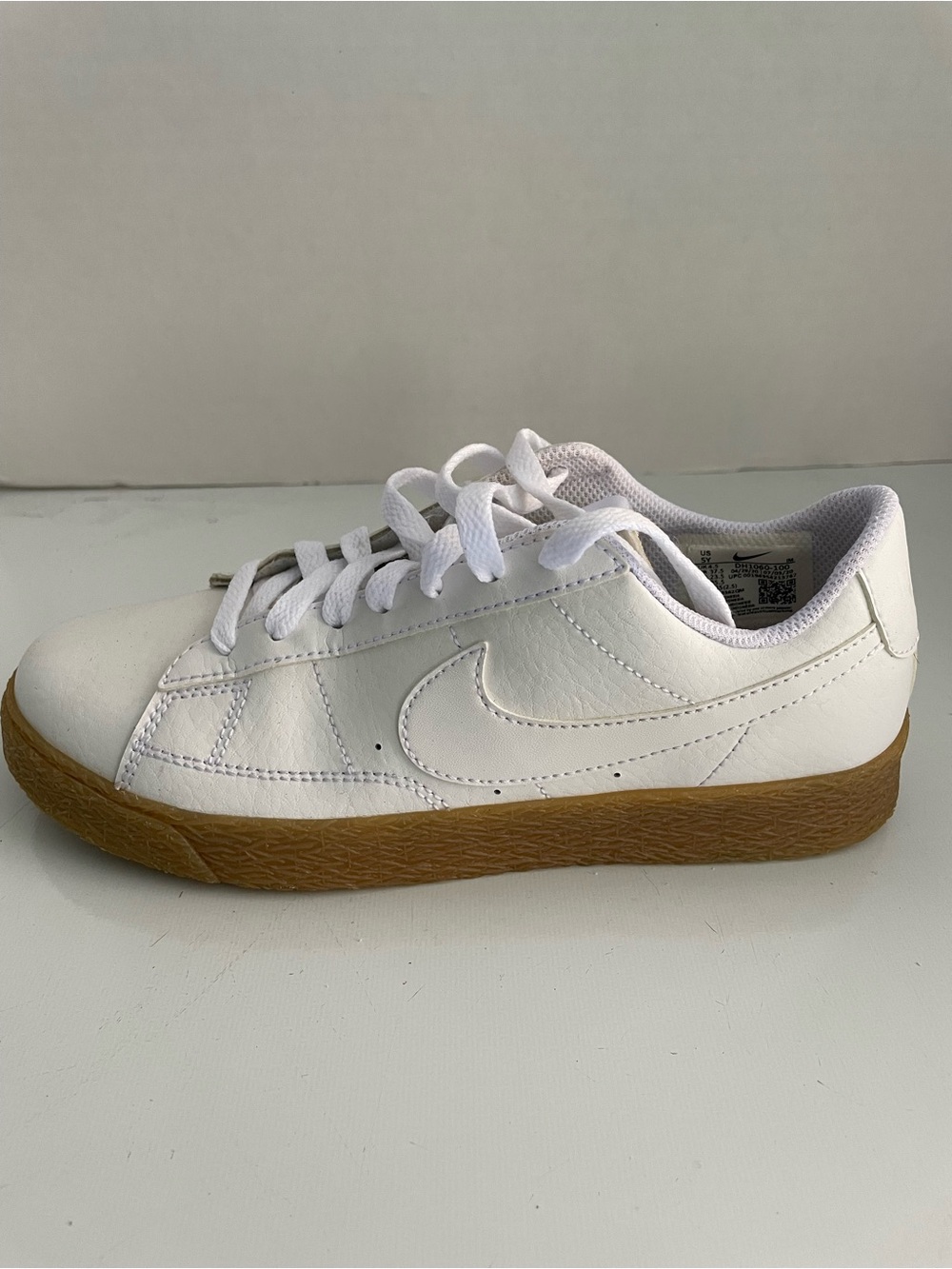 Nike White Leather Kids Low-Top Sneakers with Gum Sole